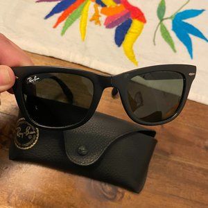 Vintage Matte Black Folding Ray-Ban RB4105 601/50 Unisex Sunglasses